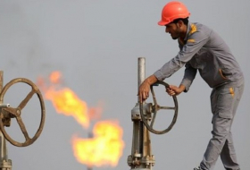 Azerbaijani oil goes down 